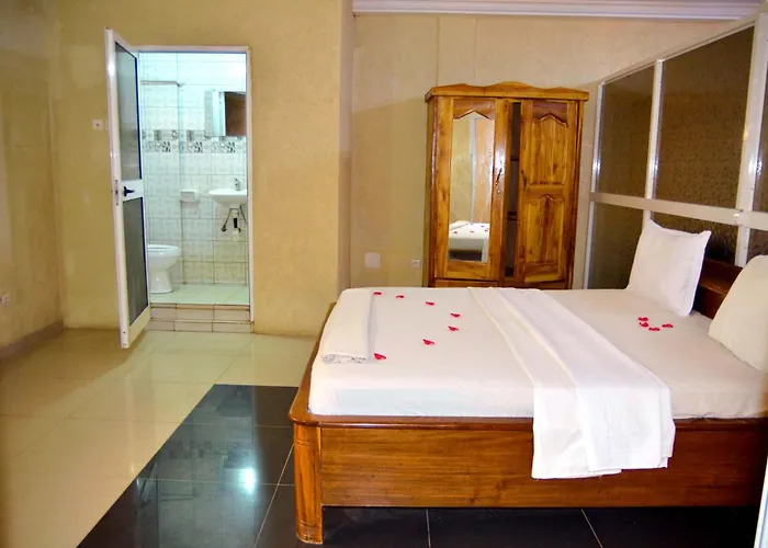 Hotel Mboloani