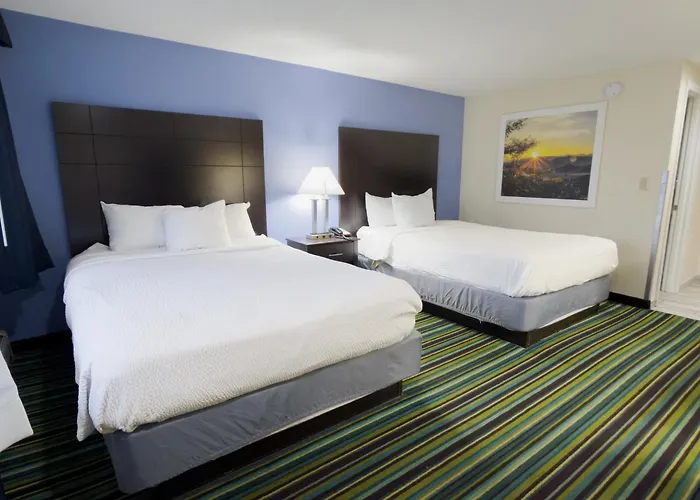 Beacon Inn & Suites