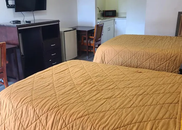 Relax Inn And Suites
