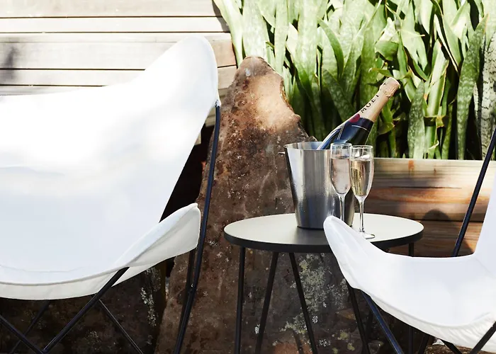 Bask & Stow I Luxe Guesthouse
