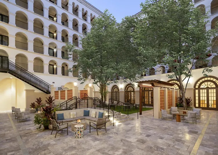 Doubletree By Hilton Austin