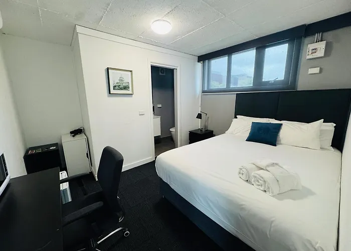 Dog friendly hotels Sora East Melbourne