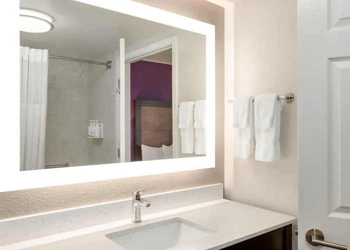 La Quinta By Wyndham Arlington North 6 Flags Dr