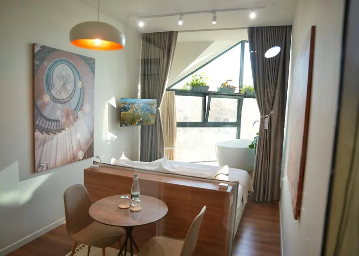 Retreat Apartments