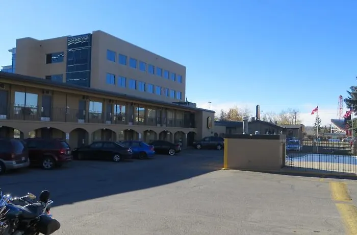 Super 8 Calgary Village