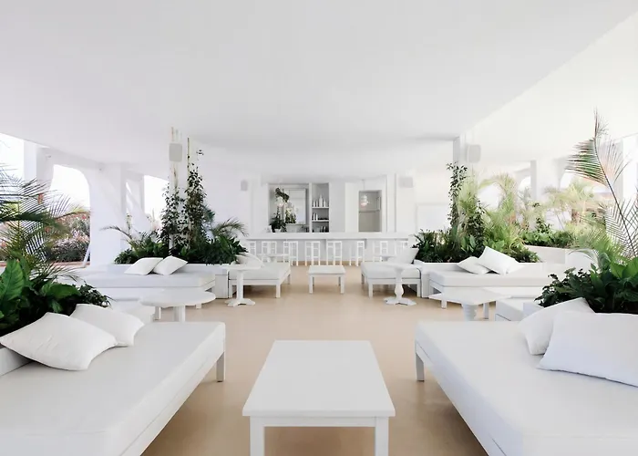 Aparthotel: Endlss Beach & Disco Hotel Ibiza Adults Only