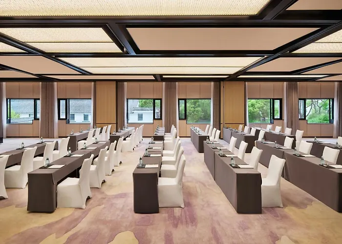 Resorts Guide Renaissance Shanghai Hongqiao