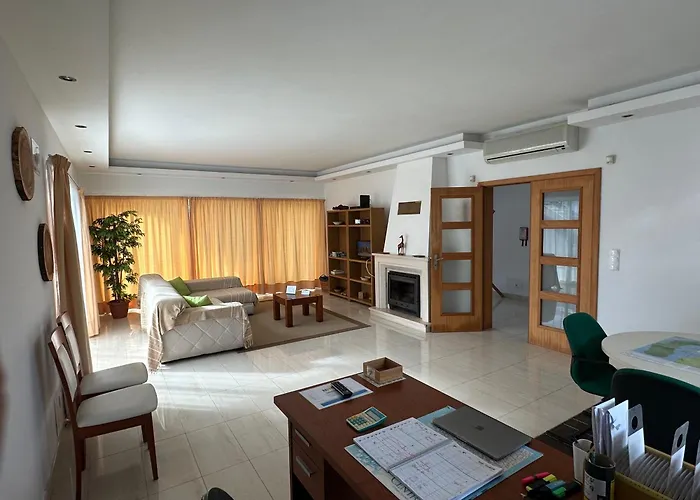 Azores Holidays House -B&B - Suites - Self Check-In Keyboard