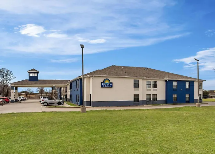 Days Inn By Wyndham Dallas Plano