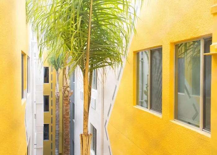Staypineapple, Z, Gaslamp San Diego