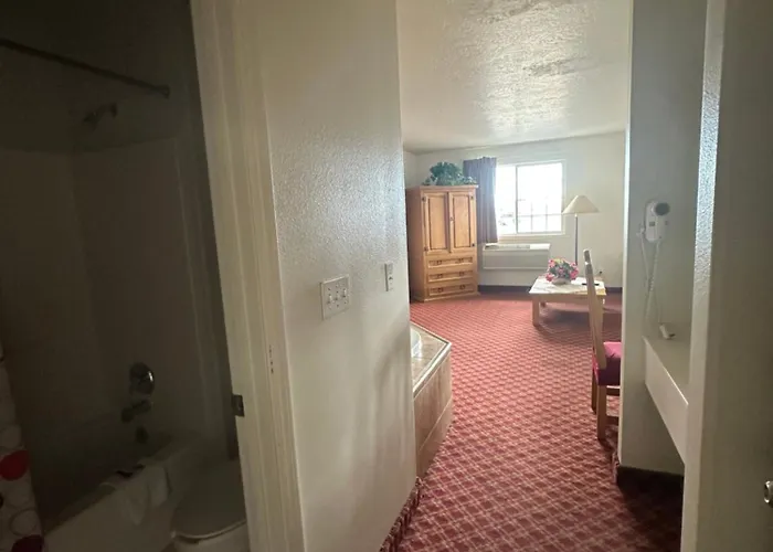 Columbine Inn And Suites