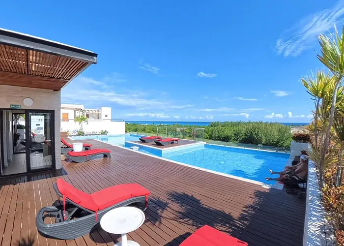 Grand Fifty Suites