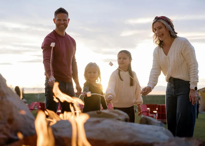 Pet Friendly hotel: Gaylord Rockies Resort & Convention Center