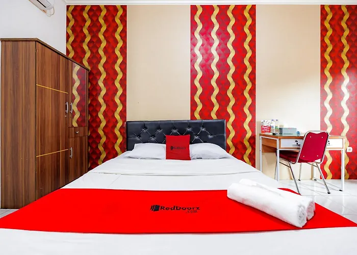 Reddoorz Syariah Plus Near Jatiwarna Toll Gate