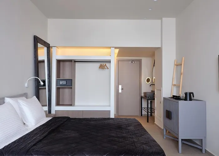 Hotel with pool: Atlantica Sancta Napa Resort