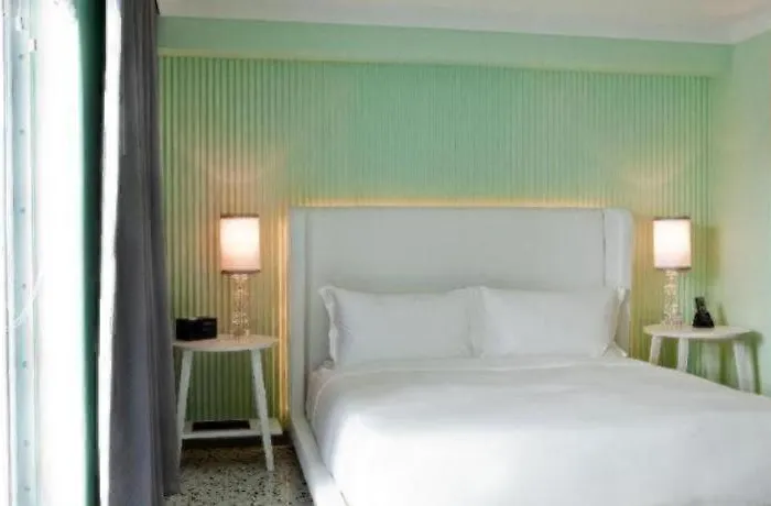 5 star hotel: Como Metropolitan Miami Beach