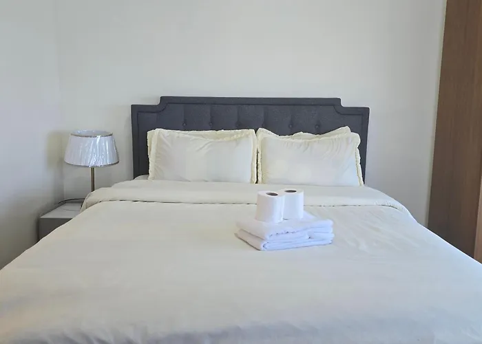 Airport Hotel: 8 Adriatico Manila Condotel Sea View Corner Unit Near St Lukes Clinic