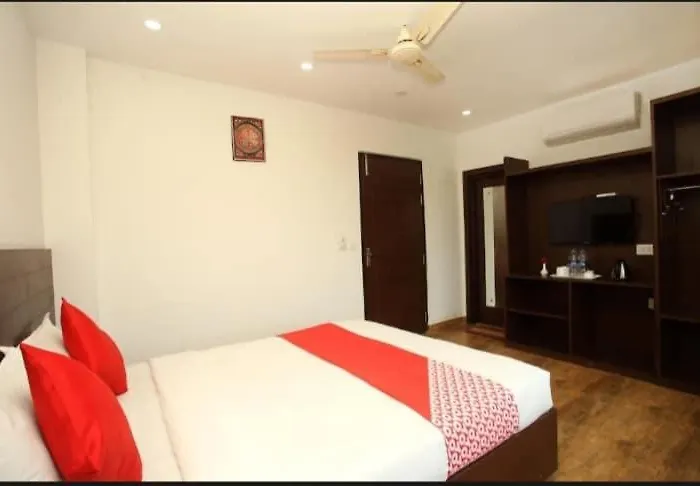 Hotel Aloka Inn