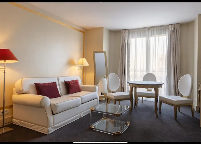 Hotel Renoir