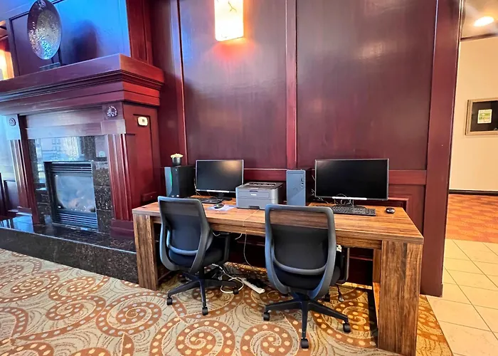 Ramada By Wyndham Tukwila Southcenter