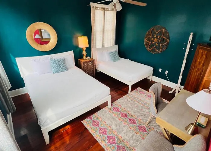 Creole Gardens Guesthouse&Inn