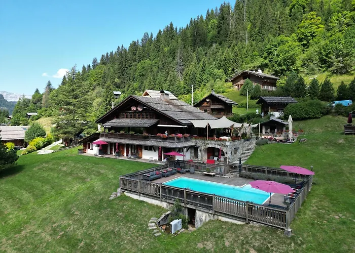 Les Chalets De La Serraz