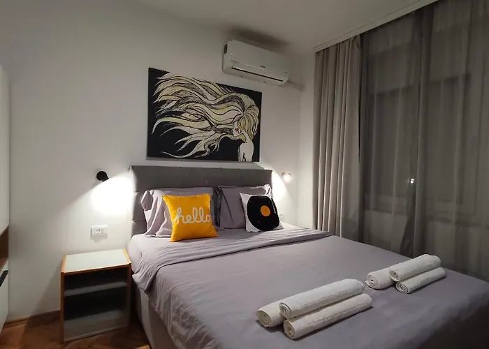 The House Apartments & Guest Rooms