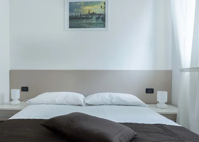 Easy Venice Rooms 1-2