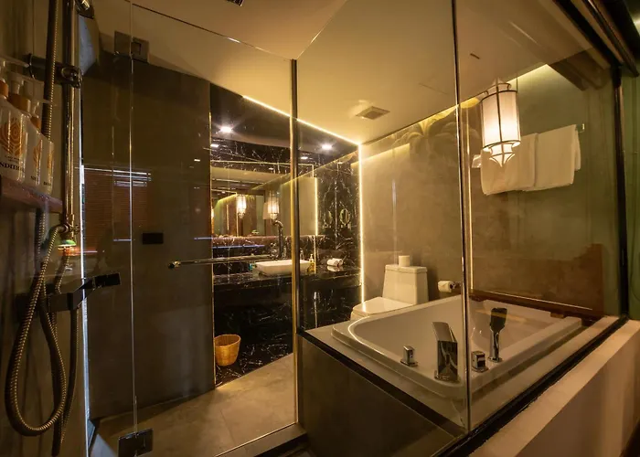 5 star hotel: Lao Poet Hotel