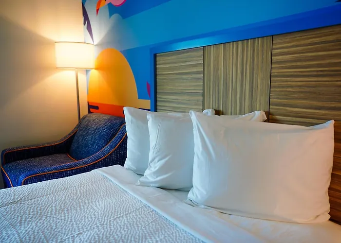 Jacuzzi hotel: Castaway Bay By Cedar Point Resorts
