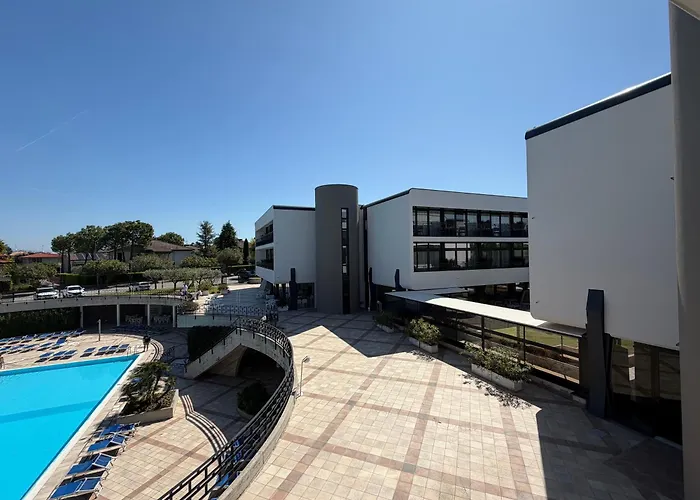 Residence Holiday