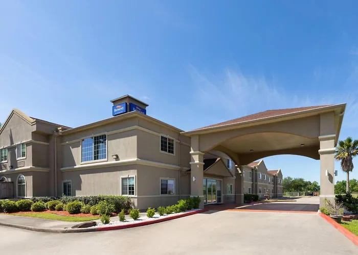 Baymont By Wyndham Texas City