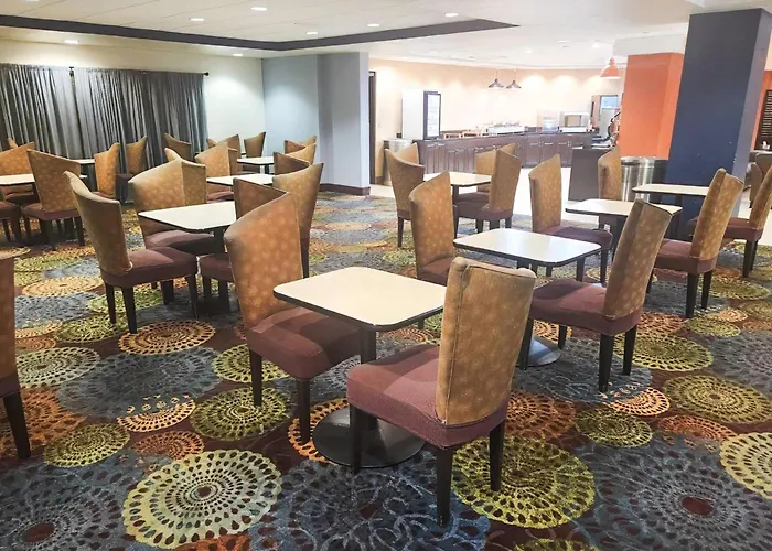 Country Inn & Suites By Radisson, Tyler University Area