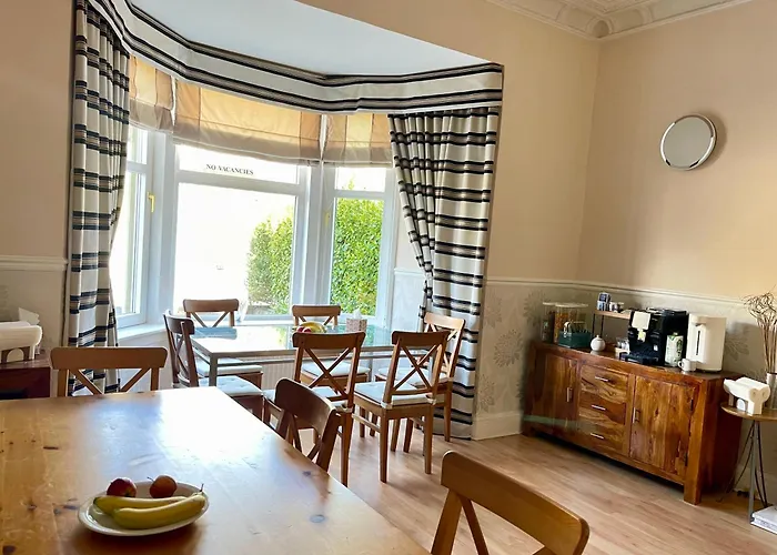  Dalmore Lodge Guest House