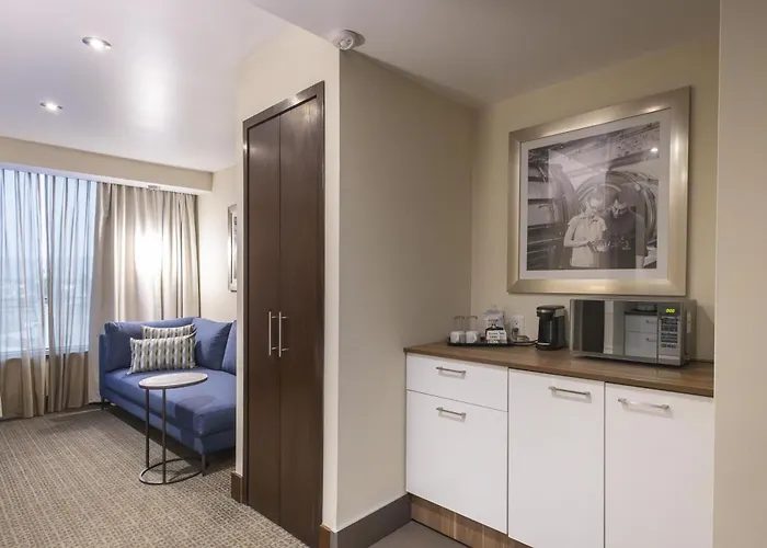 Hampton Inn By Hilton Leon