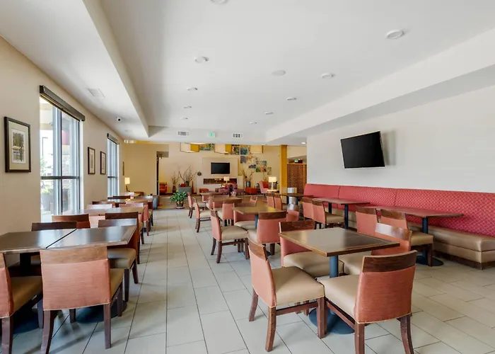 Comfort Suites
