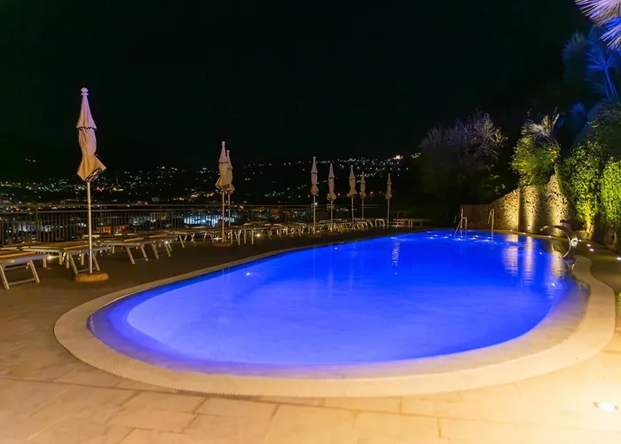 Hotel sulla spiaggia: Hotel Cristina