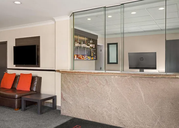 Ramada By Wyndham Laval