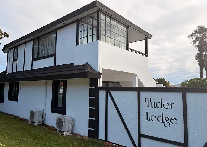Motels Tudor Lodge