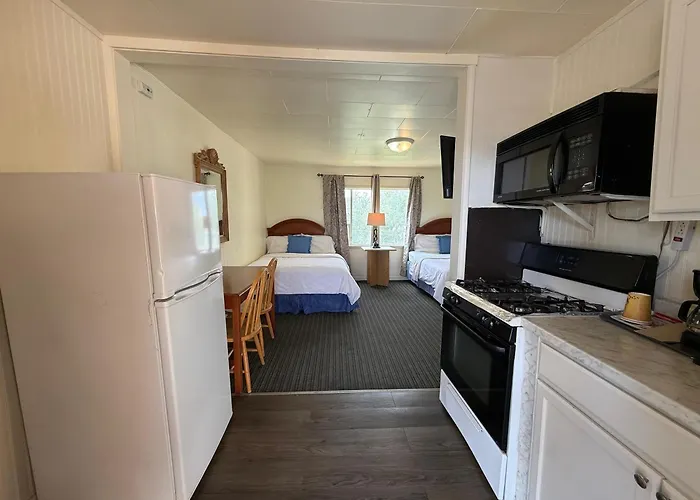 Lakeside Motel