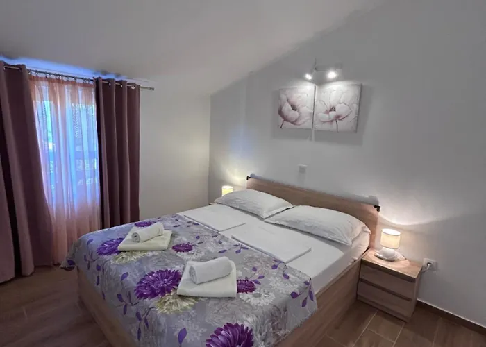Apartments Iva