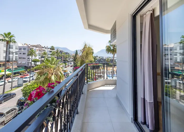 Demanor Hotel Adult Only