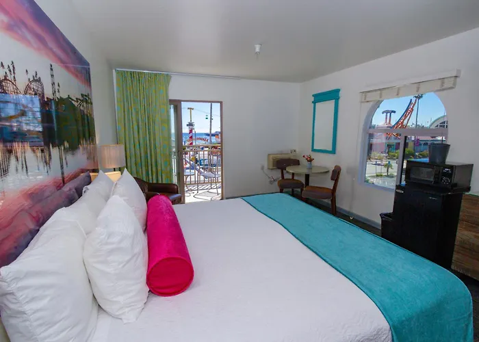 Carousel Beach Inn