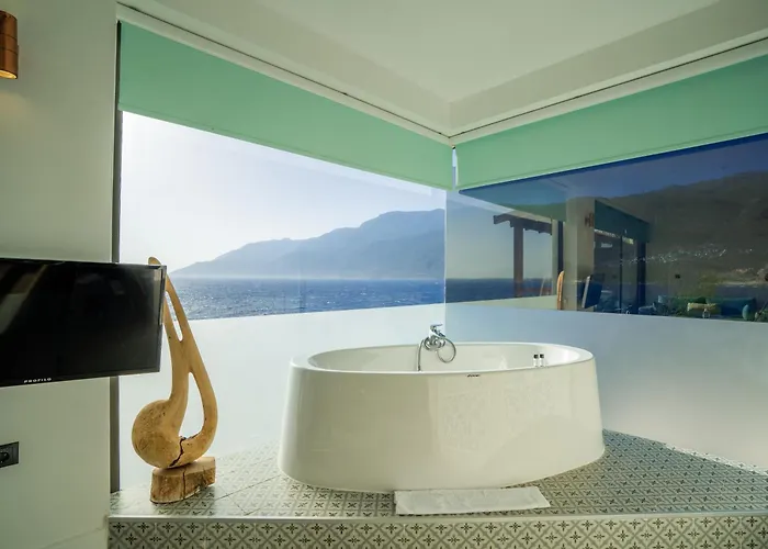 Mandalina Suites (Adults Only)