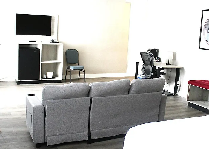 Airport Hotel: Ramada Plaza By Wyndham Montreal