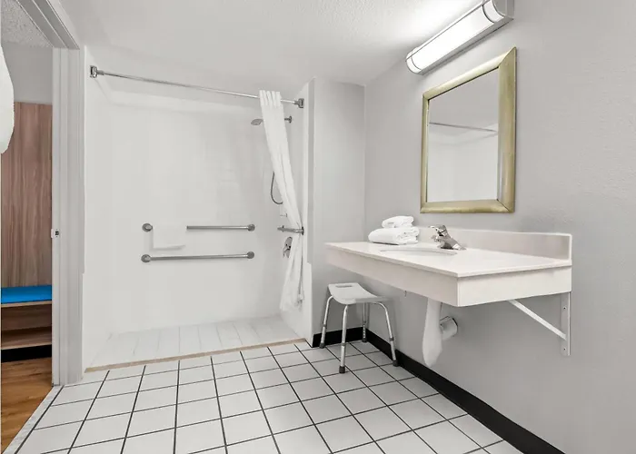 Days Inn By Wyndham Buena Park Anaheim
