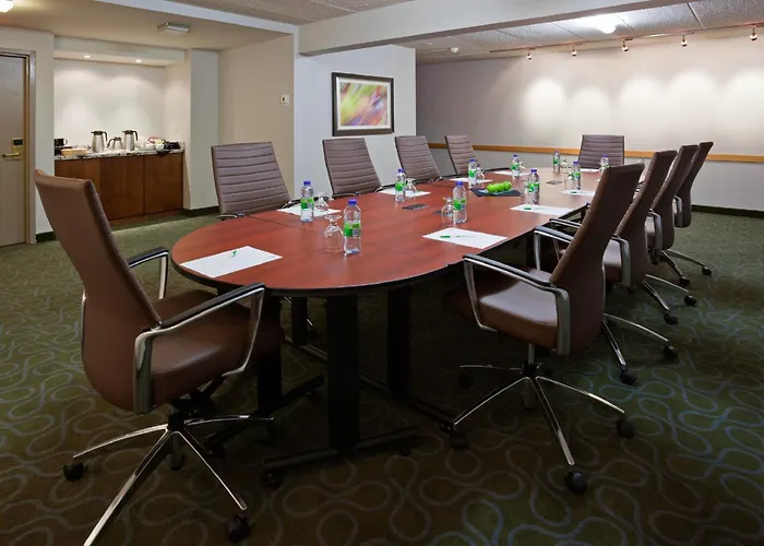 Beach hotel: Holiday Inn Burlington Conference Centre By Ihg