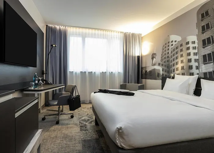 Hotel nahe Flughafen: Novotel Duesseldorf Airport