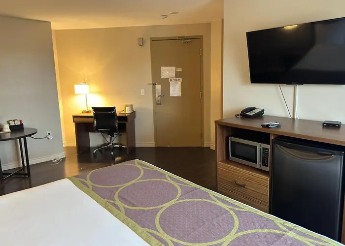 Super 8 By Wyndham Guelph