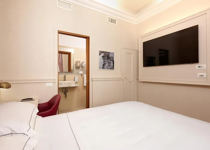 Golden Tulip Piram